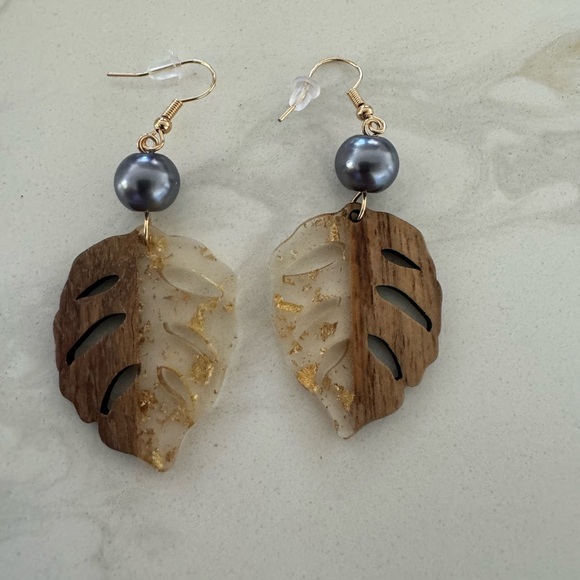 Fashion Earrings - Picture 2 of 2